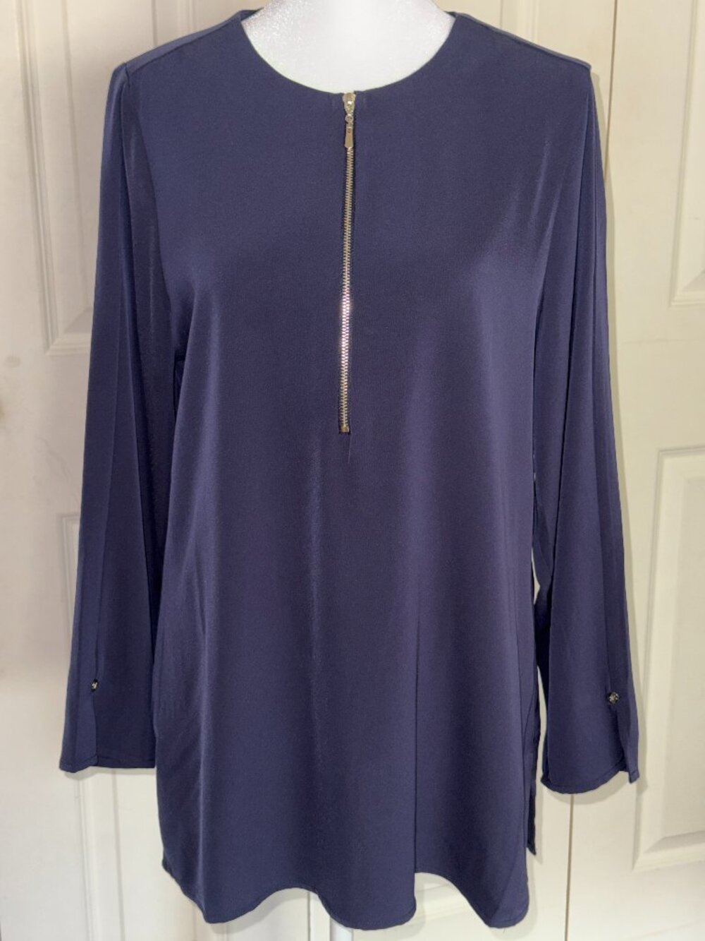NWT-Chicos zipper front detailed woman's tunic size 8/10-classic navy